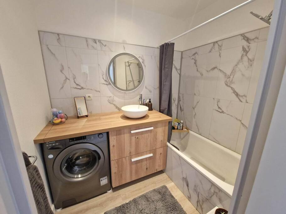Appartement Cosy Oloron, Aux Pieds Des Pyrenees Et De L'Atlantique! Exteriör bild